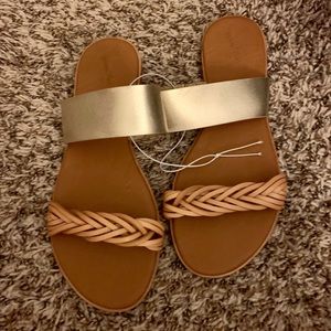 Universal thread sandals